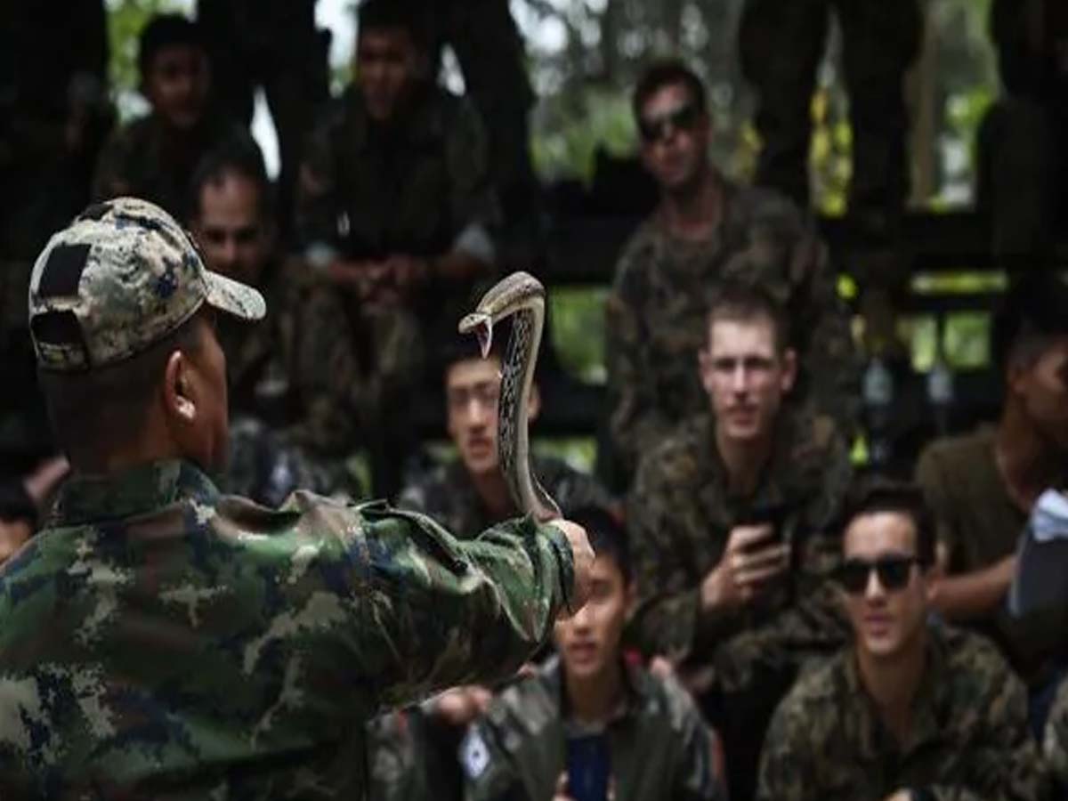 ఆ దేశంలో విచిత్ర‌మైన శిక్ష‌ణ‌:  సైనికులుగా మారాలంటే…