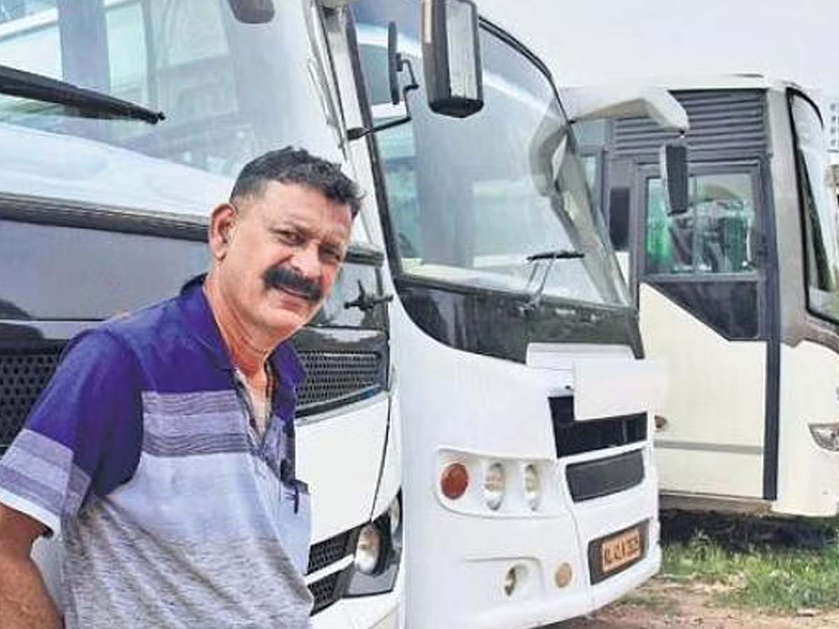 Covid Effect: బ‌స్సుల‌ను ఇలా అమ్మేస్తున్నారు…