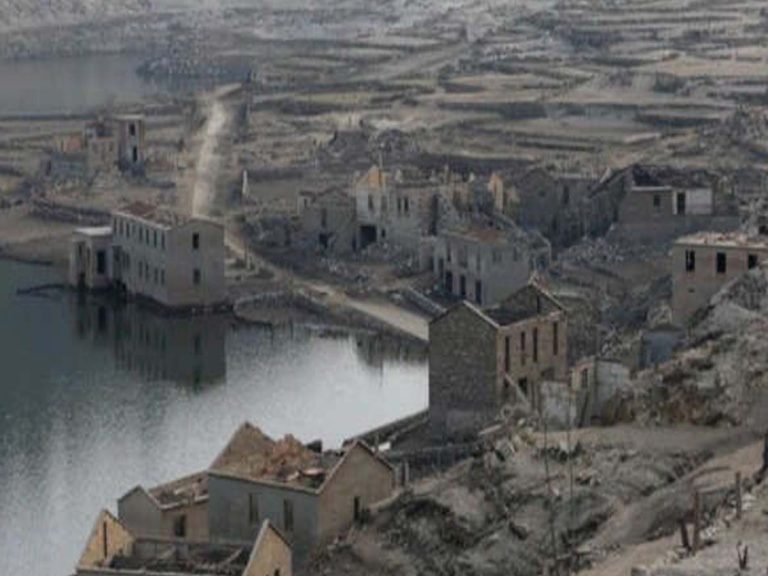 Ghost Village:  30 ఏళ్ల త‌రువాత ఆ గ్రామం బ‌య‌ట‌ప‌డింది…