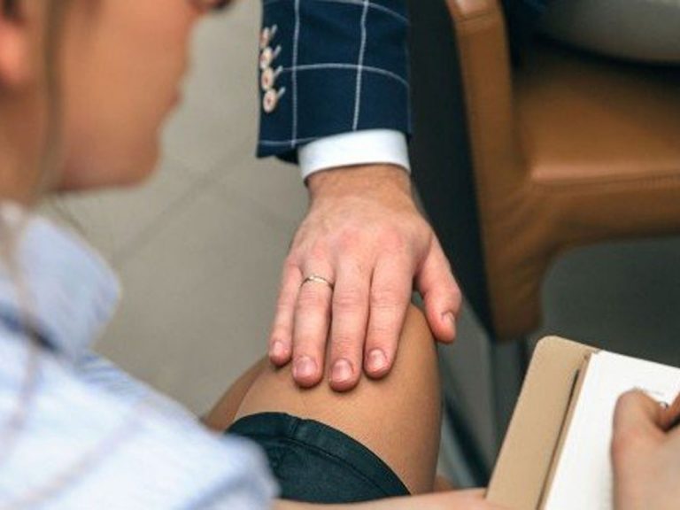 Harassment : కీచక ఉపాధ్యాయులు.. విద్యార్థినీలతో అసభ్యంగా..