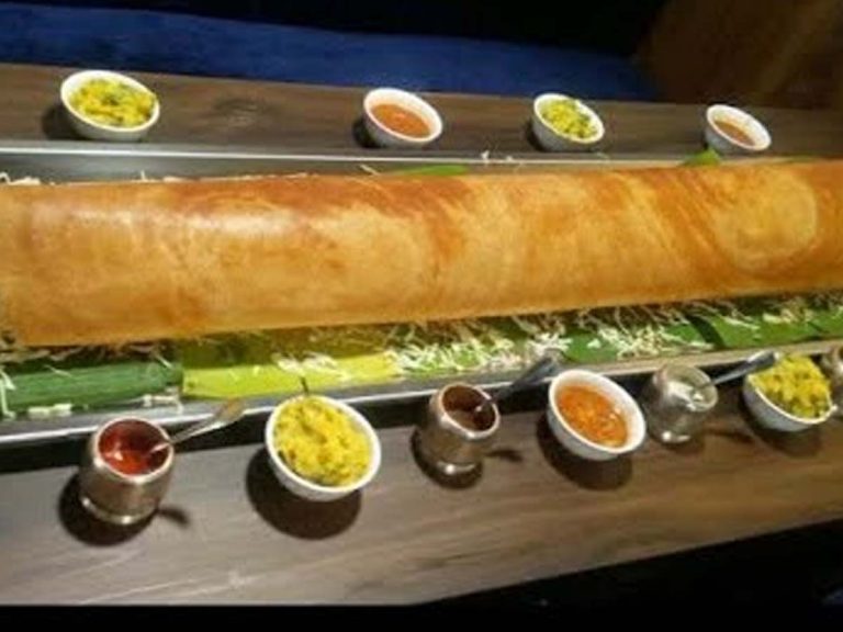 వెరైటీ దోశ‌:  ఢిల్లీలో 10 అడుగులు… హైద‌రాబాద్‌లో 6 అడుగులు…