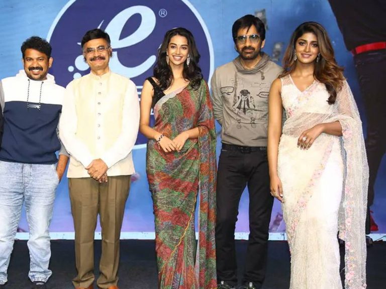 Khiladi దర్శకుడిని రాజమౌళితో పోల్చిన నిర్మాత