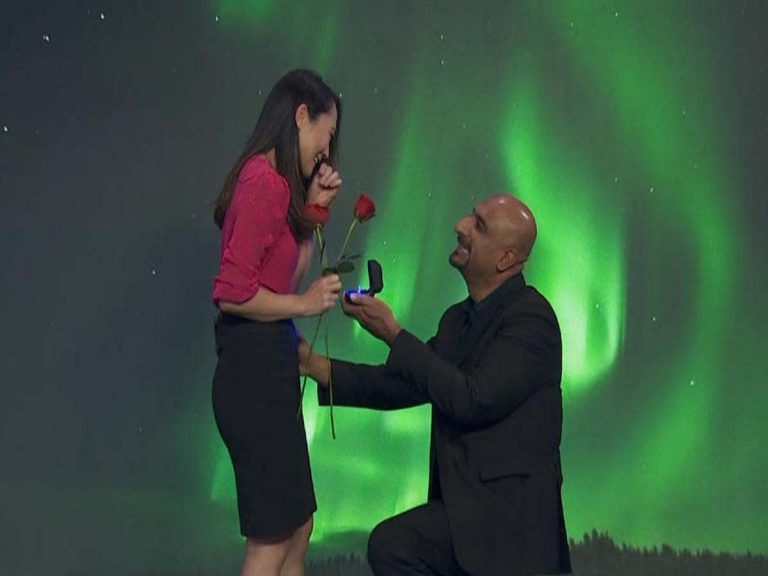 Viral:  లైవ్ స్టూడియోలోనే యాంక‌ర్‌కు ప్రపోజ్‌…