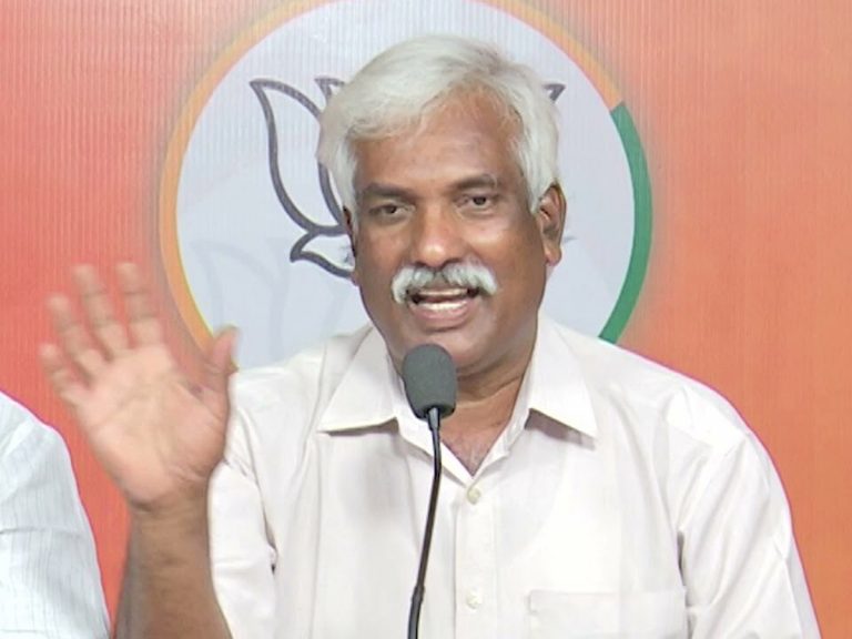 BJP Leader Prakash Reddy : మంత్రి ప్రశాంత్‌ రెడ్డి మాటల పచ్చి అబద్ధం..