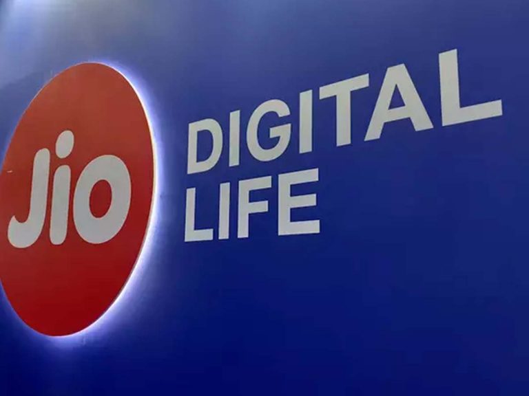 JIO:  జియోకు యూజ‌ర్లు భారీ షాక్‌… లాభ‌ప‌డిన బీఎస్ఎన్ఎల్‌…