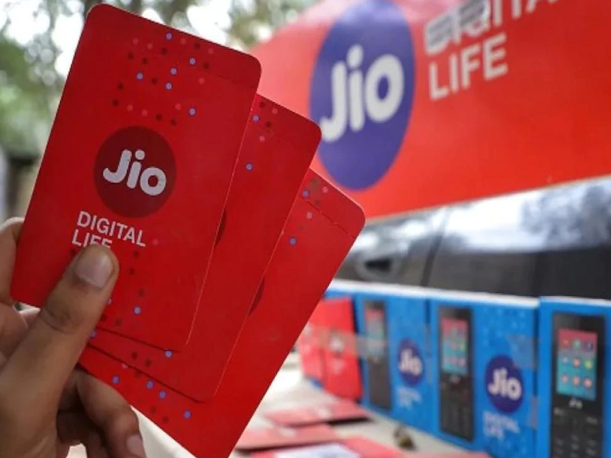 Reliance Jio: జియోకు భారీ షాక్‌..! యూజర్లు ఎంత పనిచేశారంటే..?