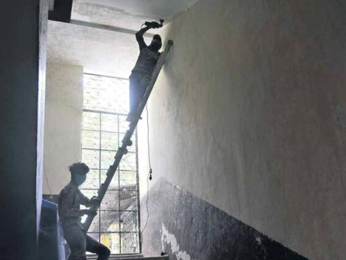 ఆ ప్రభుత్వ పాఠశాలల్లో మరమత్తులకు ప్రభుత్వం గ్రీన్ సిగ్నల్