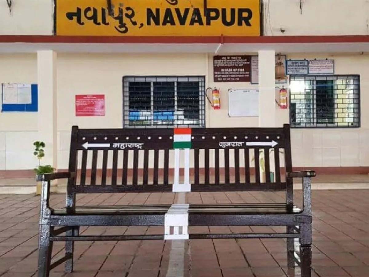 దేశంలో విచిత్ర‌మైన రైల్వేస్టేష‌న్లు… ఆ స్టేషన్లోకి అడుగుపెట్టాలంటే…