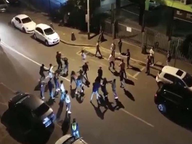 Viral:  పెళ్లి రిసెప్ష‌న్‌లో ముష్టియుద్ధం…