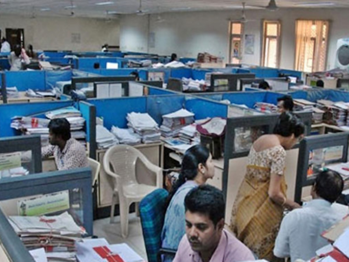 Andhra Pradesh: ఉద్యోగులకు షాక్.. సమయానికి ఆఫీసుకు రాకుంటే శాలరీ కట్