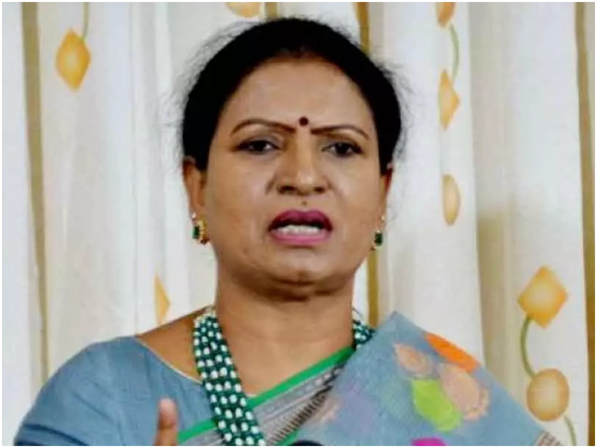 Dk Aruna on Kcr: ఆర్మీ విశ్వసనీయత దెబ్బతీస్తావా కేసీఆర్?