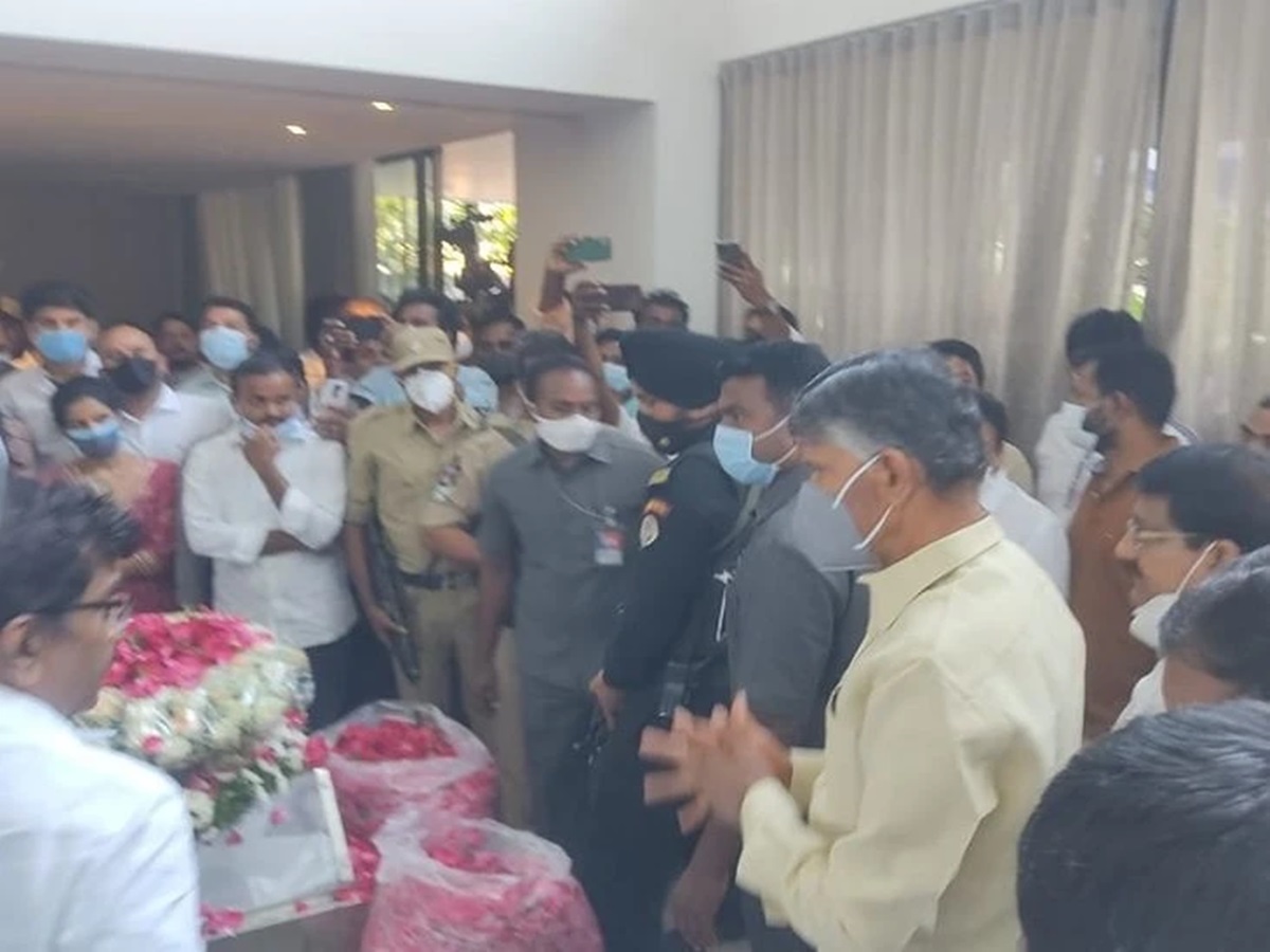 Chandrababu: మేకపాటి గౌతమ్‌రెడ్డి వివాదాల జోలికి వెళ్లేవారు కాదు