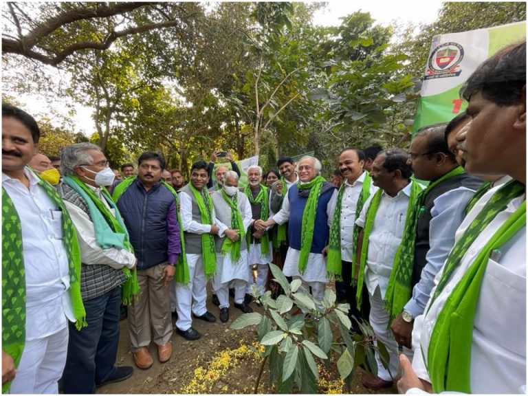 Green India Challenge: ఢిల్లీలో మొక్కలు నాటిన ఎంపీలు