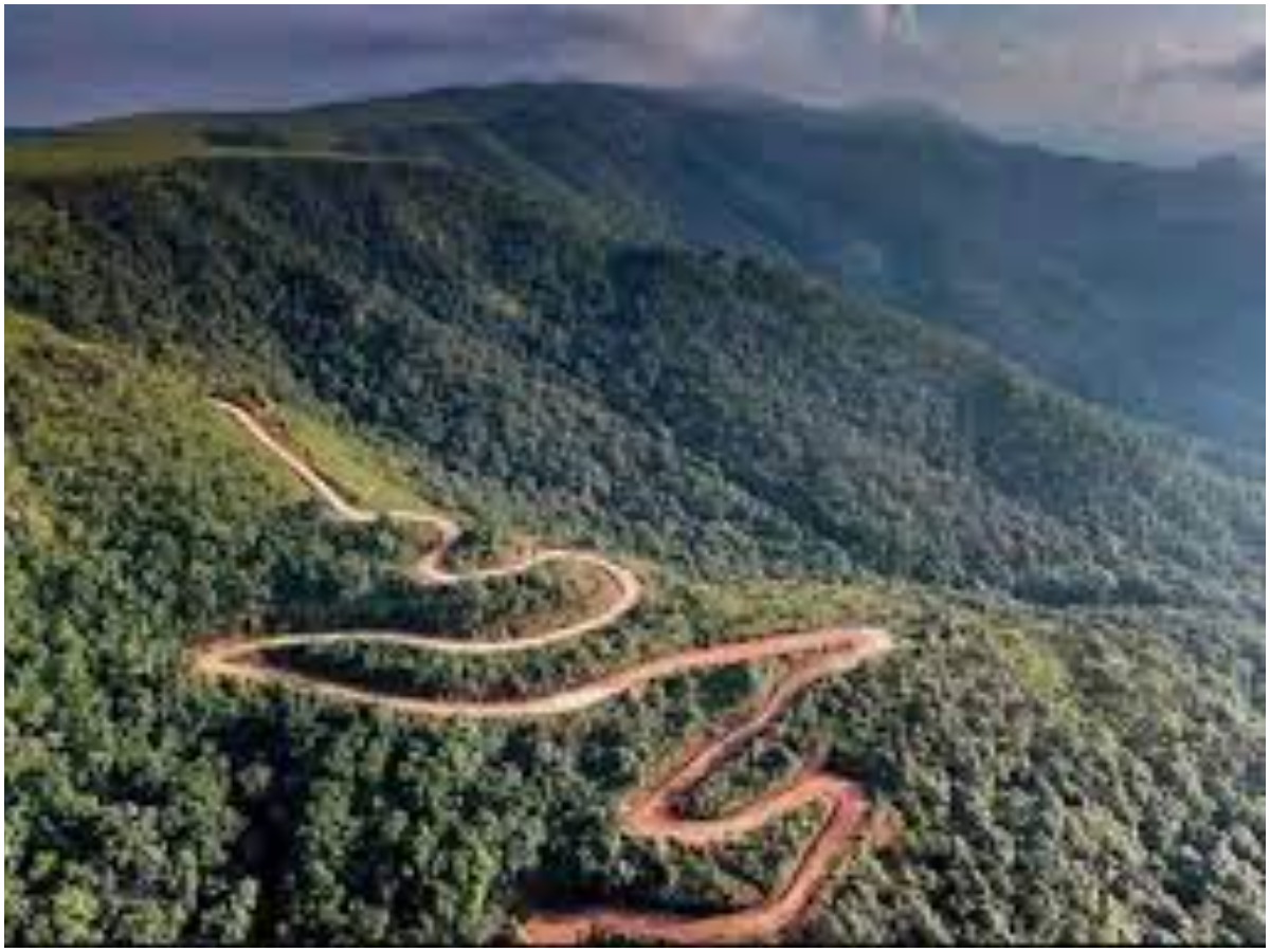 గుడిసెను కమ్మేస్తున్న కాలుష్యం… అందుకే నిషేధం!