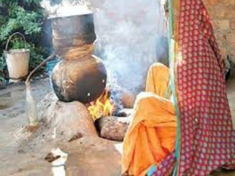 గ్రామాల్లో గుప్పు మంటున్న గుడుంబా…