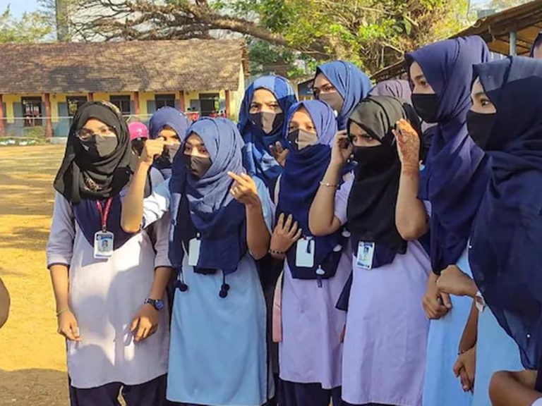 Hijab Row : హిజాబ్ ముస్లిం మహిళ గుర్తింపు