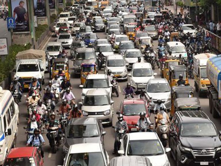 అలర్ట్: హైదరాబాద్‌లో ట్రాఫిక్ జంక్షన్‌ల వద్ద భారీ మార్పులు