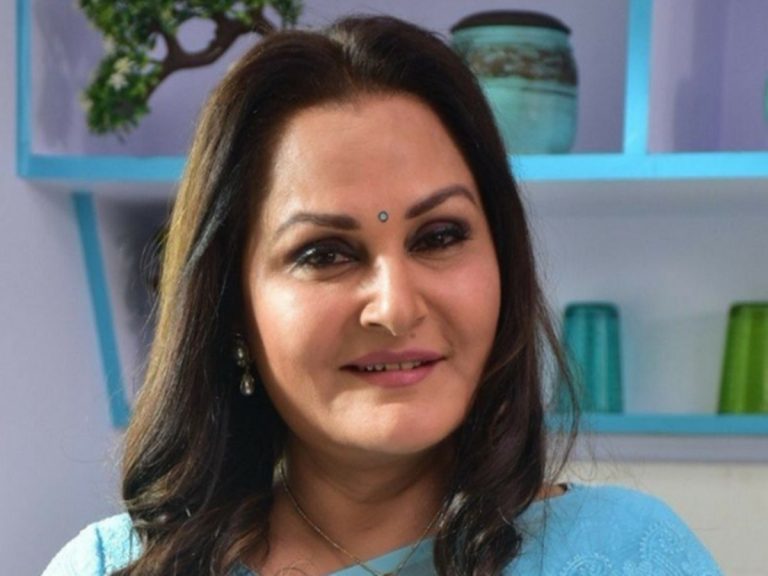 సీనియర్ నటి జయప్రద నివాసంలో విషాదం