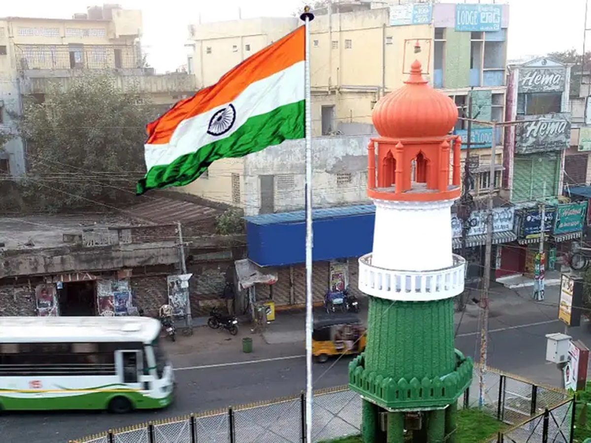 గుంటూరులోని జిన్నాటవర్‌కు త్రివర్ణ రంగులు.. సద్దుమణిగిన వివాదం