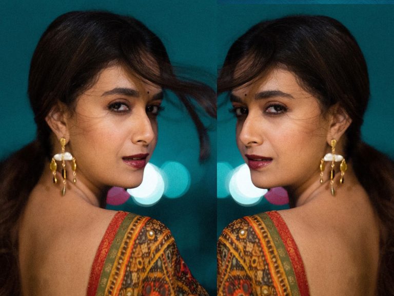 మత్తెక్కించే కళ్లతో మహానటి మాయ చేస్తుందే!