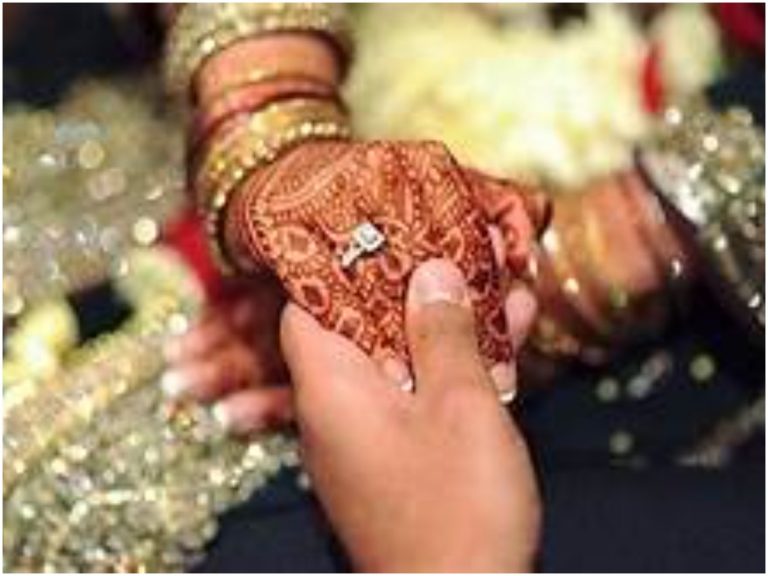 Nithya Pellikoduku: ముగ్గుర్ని పెళ్ళాడి.. పరారీ