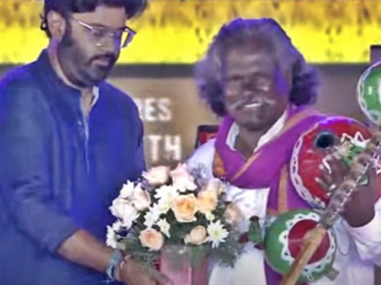 Bheemla Nayak: ప్రి రిలీజ్ ఈవెంట్ వేదికపై మొగులయ్యకు సత్కారం