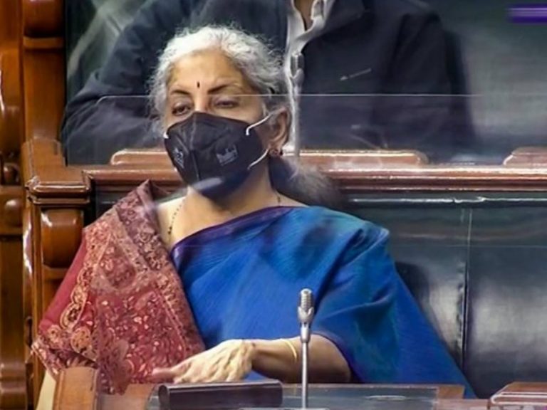 డిజిటల్ విద్యను ప్రోత్సహించేందుకు ప్రత్యేకంగా డిజిటల్ యూనివర్శిటీ : నిర్మలాసీతారామన్