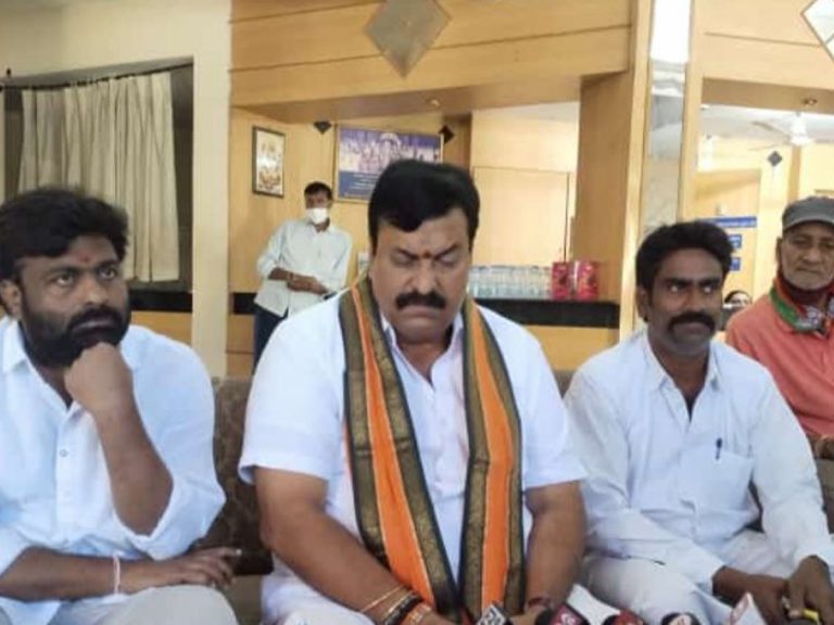 Ponguleti Sudhakar Reddy : స్క్రిప్ట్‌ల సీఎం కేసీఆర్