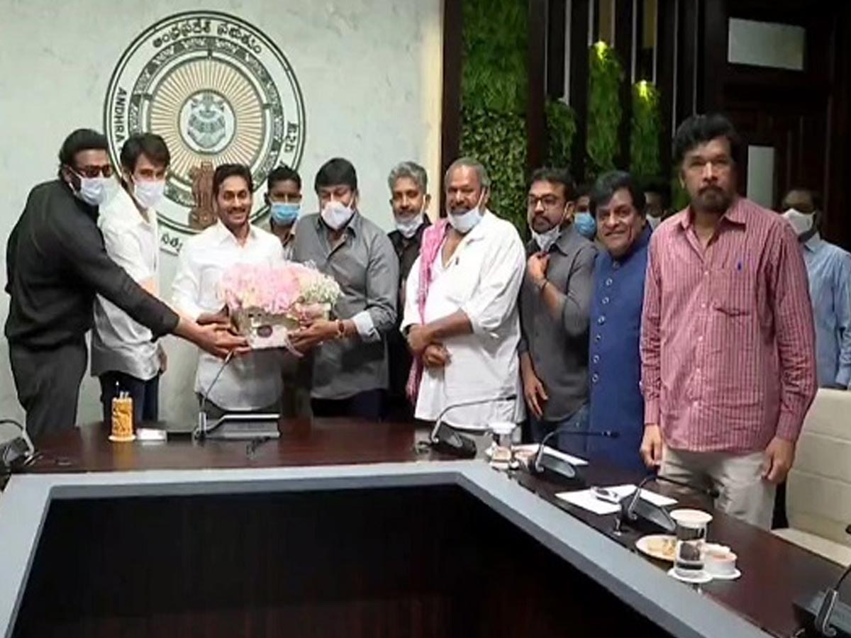 Posani: అక్కడ పరారై ఇక్కడ ప్రత్యక్షమైన పోసాని.. మరో వివాదంతో..