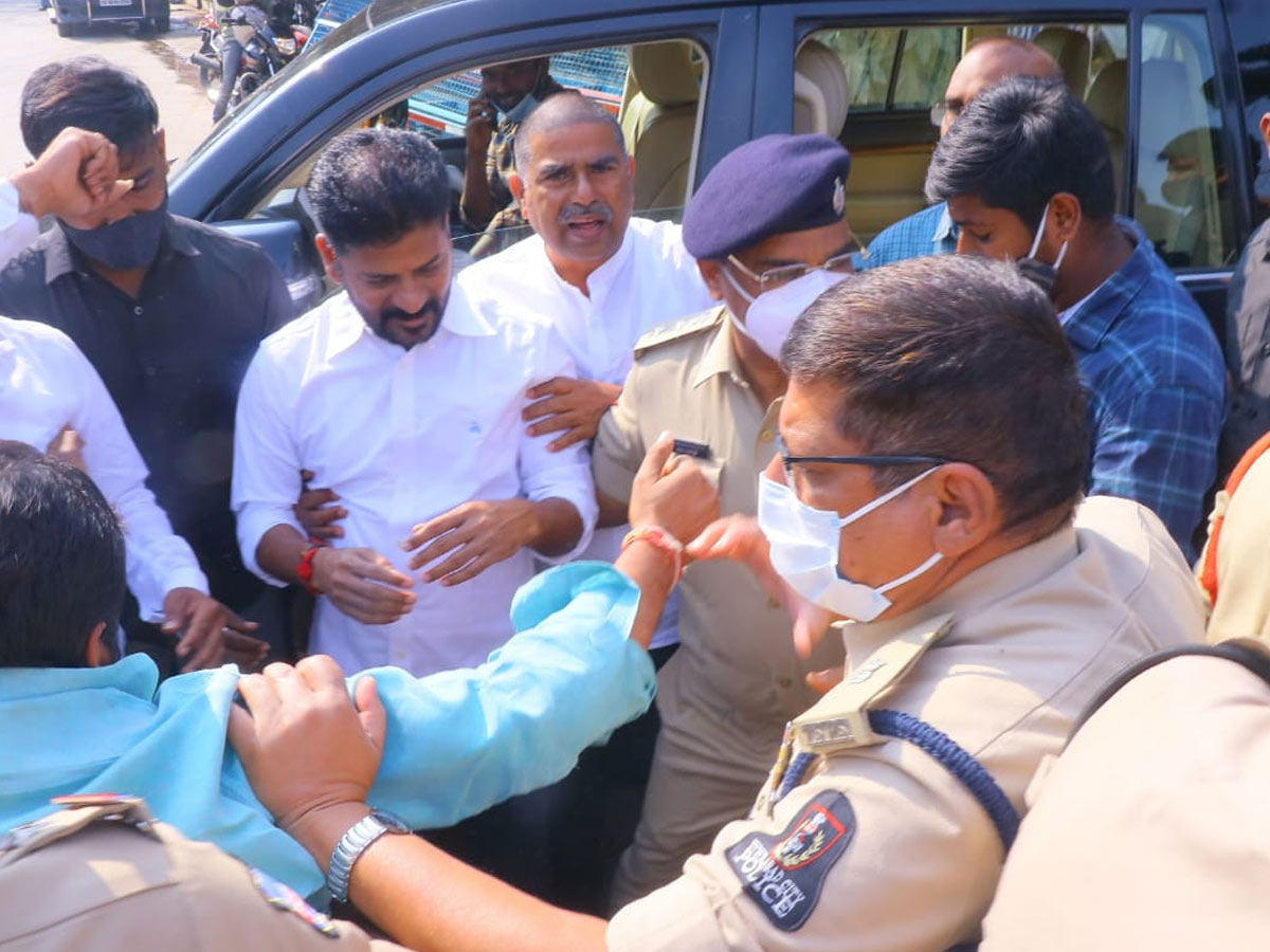 Big News : టీపీసీసీ రేవంత్‌రెడ్డి అరెస్ట్‌..