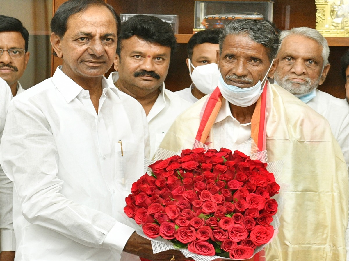 పద్మశ్రీ అవార్డు గ్రహీతలకు తెలంగాణ సర్కారు భారీ నజరానా