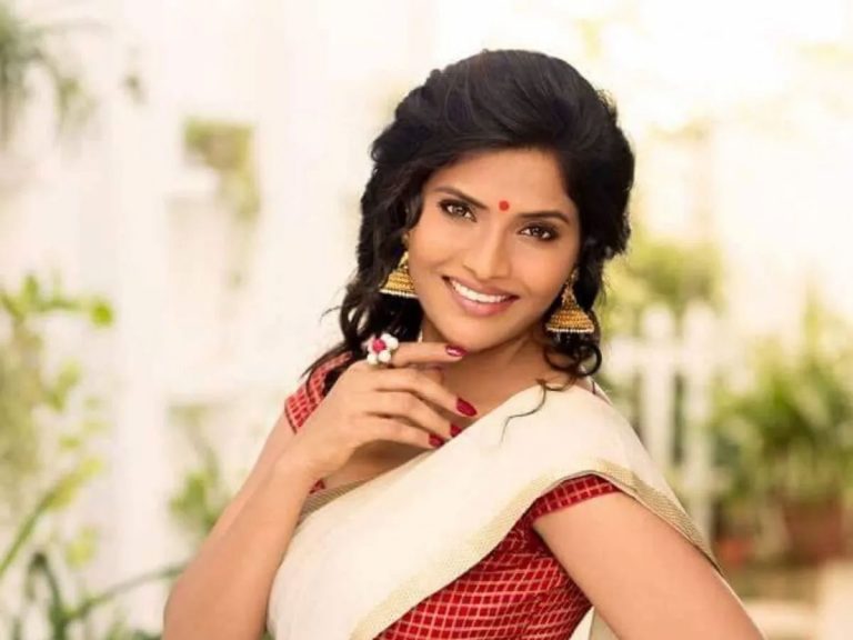 Sri Rapaka : బిబి ఓటిటీకి నగ్న బ్యూటీ.. అంతా వర్మ వలనేనా..?