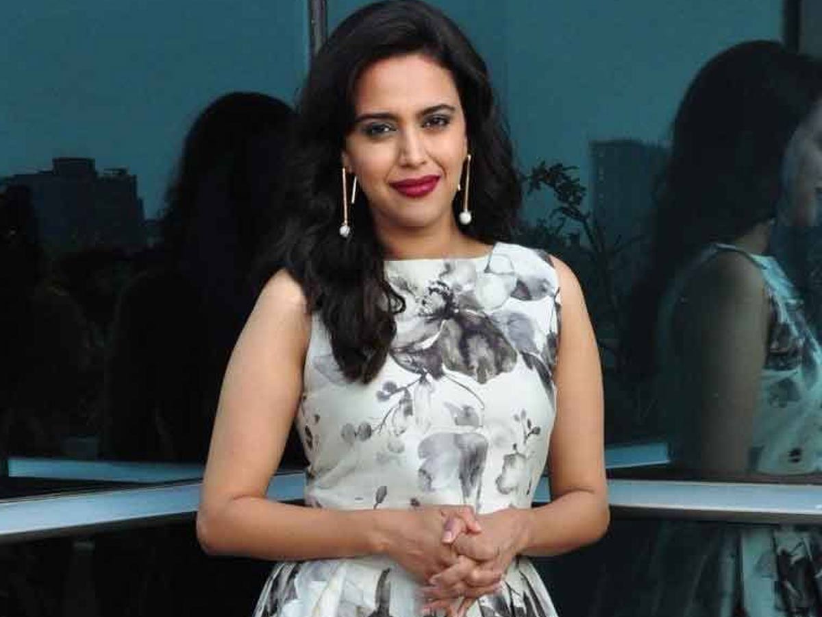 Swara Bhasker: హిజాబ్ పై స్టార్ హీరోయిన్ సంచలన వ్యాఖ్యలు.. ద్రౌపది చీర లాగినట్లు ఉందని