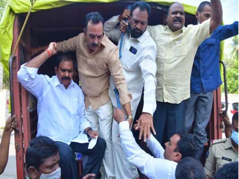 TDP: మాజీ మంత్రి దేవినేని ఉమ అరెస్ట్