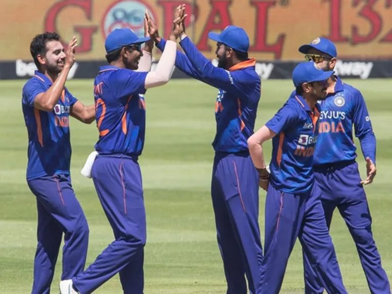 విండీస్‌తో సిరీస్‌కు ముందు షాక్.. టీమిండియా క్రికెటర్లకు కరోనా