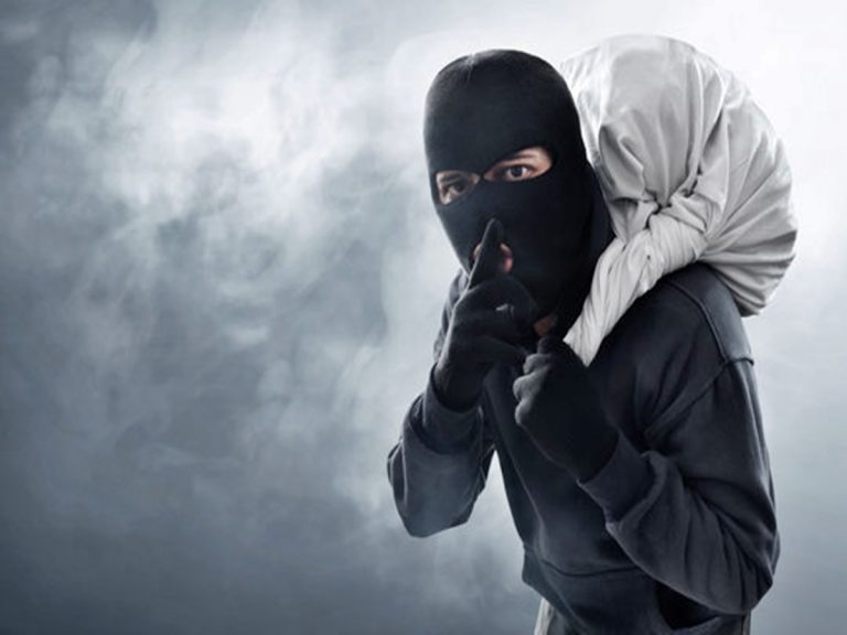 Robberies: వరుస దొంగతనాలతో జనం టెన్షన్