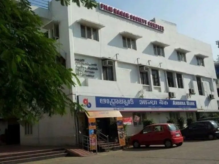 Tollywood: టాలీవుడ్ ప్రముఖుల భేటీకి హాజరైన వాళ్లు వీళ్లే..!!