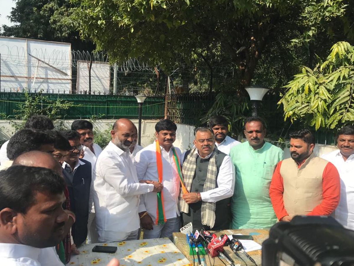 Madhu Mohan: టీఆర్‌ఎస్‌కు షాక్.. బీజేపీ గూటికి తుక్కుగూడ మున్సిపల్ ఛైర్మన్