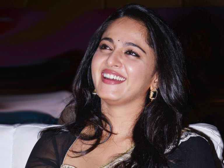 Anushka : పేరెంట్స్ తో స్వీటీ స్వీట్ పిక్… స్పెషల్ విషెస్