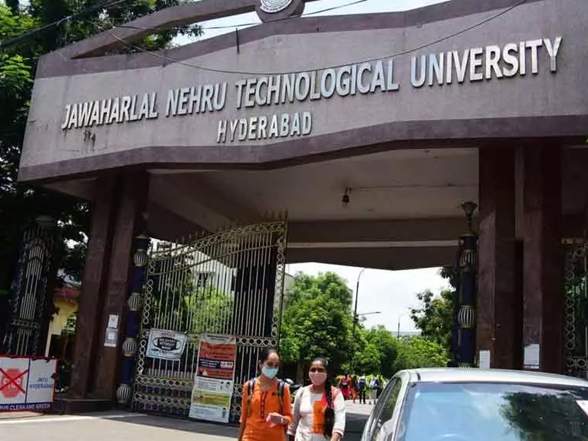 JNTUH Exams: సందిగ్ధంలో జేఎన్టీయూ పరీక్షలు..!