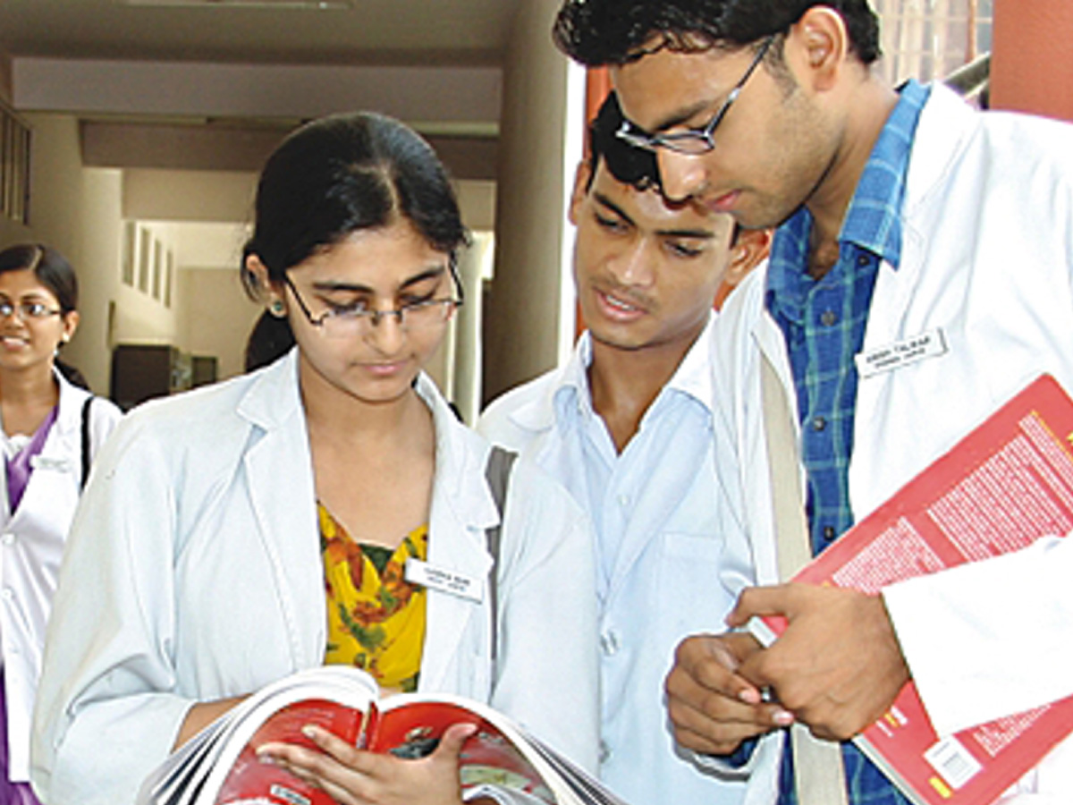 Medical Seats: ఉక్రెయిన్‌లో వైద్య విద్య చవక.. ఎందుకు?