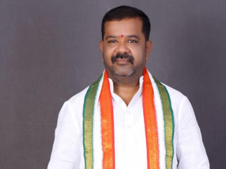 Naini Rajender Reddy : సొంత పార్టీలో కోవర్టులు.. గొడ్డు చాకిరి చేస్తున్నా