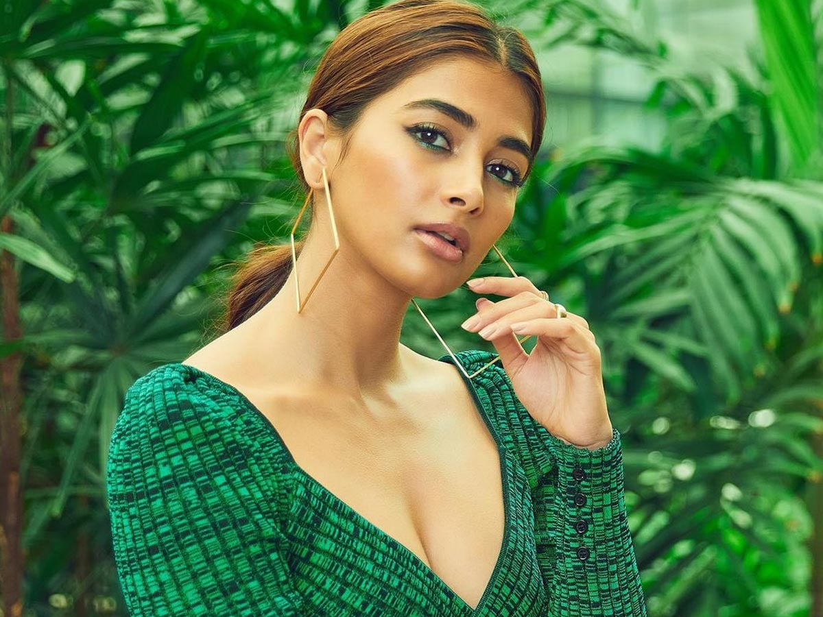 Radhe Shyam : టైటానిక్ తో పోలిక… అసలు కథ చెప్పేసిన పూజా