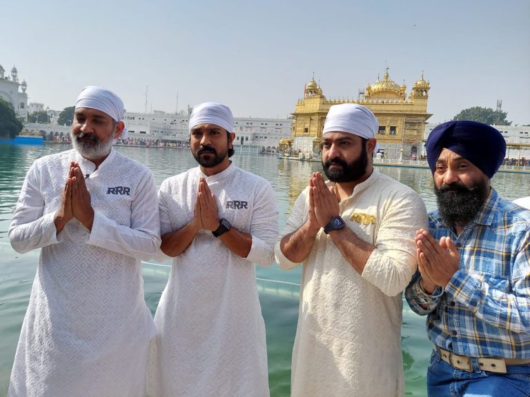 RRR : గోల్డెన్ టెంపుల్ సన్నిధిలో టీం… పిక్ వైరల్