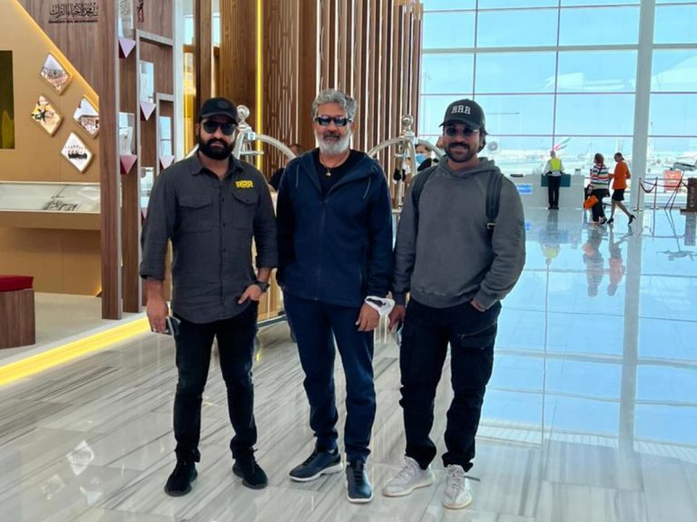 RRR : ఐకానిక్ సిటీలో హల్ చల్… అసలు ప్లాన్ రివీల్