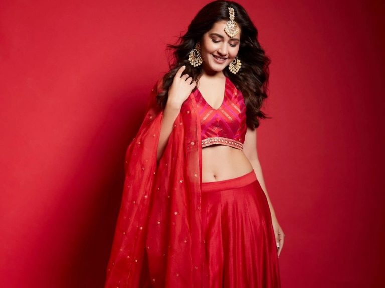 Rashi Khanna : సౌత్ లో బాడీ షేమింగ్… గ్యాస్ ట్యాంకర్ అన్నారు !!