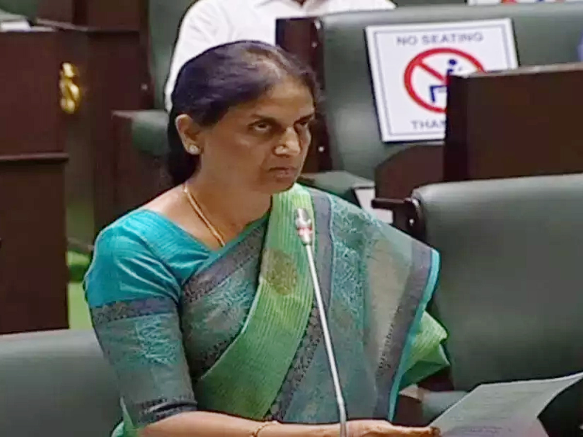 Sabitha Indra Reddy : ఎక్కువ స్టూడెంట్స్ ఉన్న స్కూల్స్ కి ప్రాధానత్య