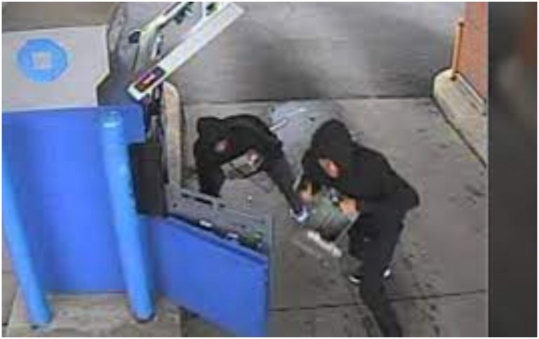 Atms Chori: రెండు ఏటీఎంలలో చోరీకి విఫలయత్నం