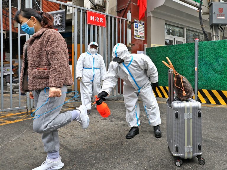 Corona virus: చైనాలో విజృంభిస్తున్న కరోనా.. మూడు నగరాల్లో లాక్‌డౌన్