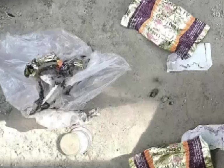 Uttar Pradesh: యూపీలో విషాదం.. చాక్లెట్లు తిని నలుగురు చిన్నారులు మృతి